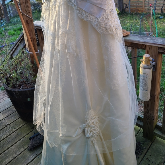 Cream Off White Country Lace Tulle Wedding Dress by Eden Bridals - Picture 7 of 13